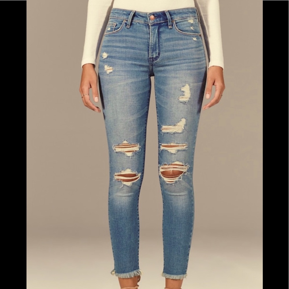 A&F Harper low rise ankle skinny Jean